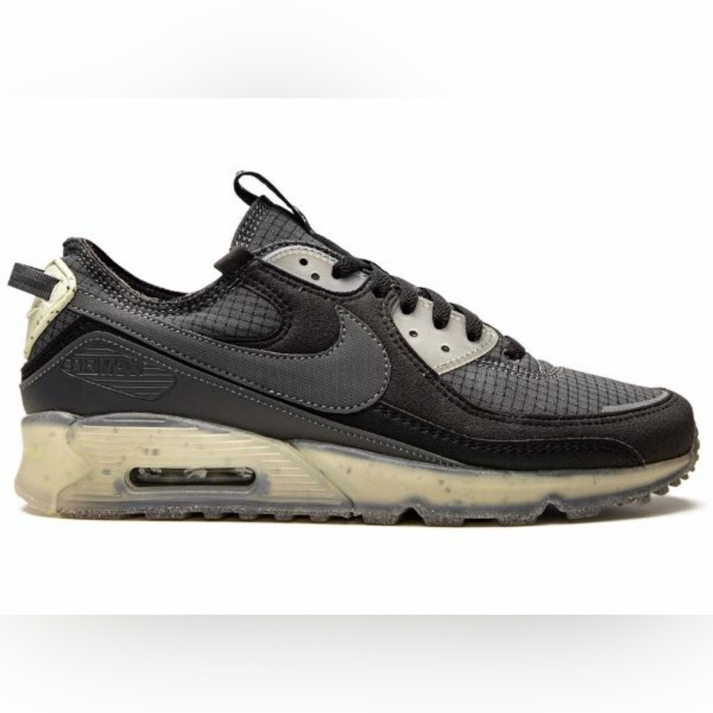 NIKE BRAND Men’s AirMax 90 Terrascape in Black Lime Ice - Size 10. LIKE NEW.